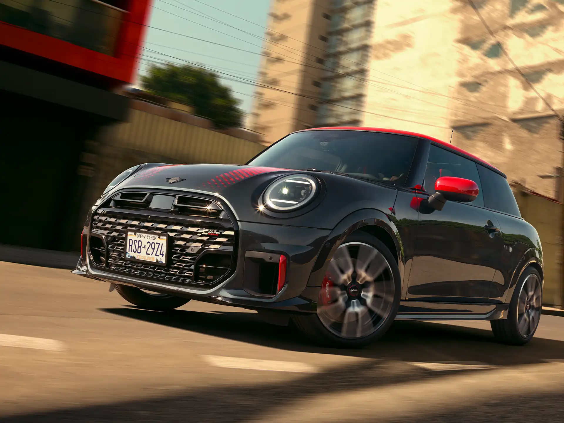 MINI John Cooper Works – F66 JCW Pohled z boku