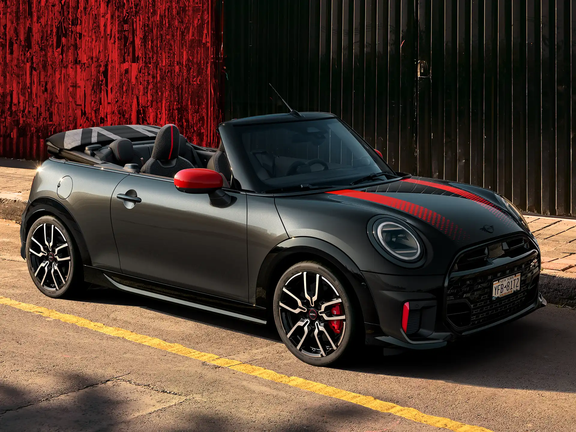 MINI John Cooper Works – F67 JCW Pohled z boku