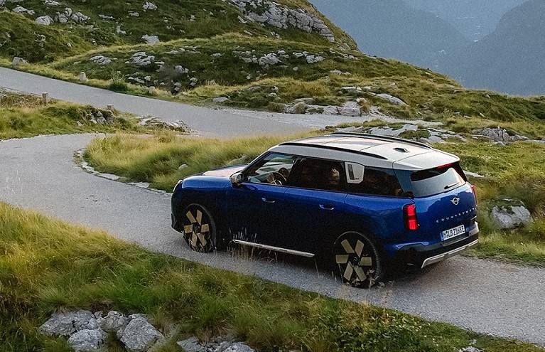 FAQ Teaser - Countryman in the hills